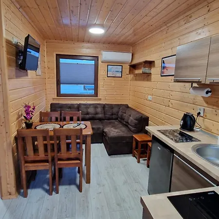 Sowia Polana W Bobolinie Lodge *